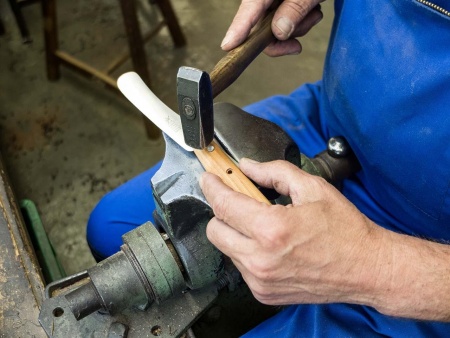 Grand couteau à manche en bois « Santoku »