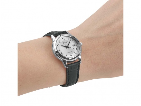 Montre solaire Citizen, bracelet cuir