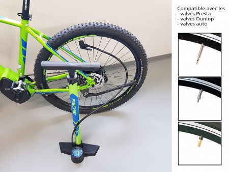 Pompe à vélo verticale avec manomètre à poser au sol